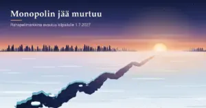 Auringonnousun valaisemaan jäätyneeseen järveen on auennut nousevan osakekäyrän muotoinen railo, joka kulkee usvan läpi kohti horisontin aurinkoa, ja taivaalla lukee ”Monopolin jää murtuu – Rahapelimarkkina avautuu kilpailulle 1.7.2027”.